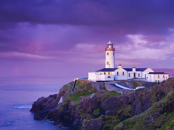 Ireland, Co. Donegal, Fanad, Fanad lighthouse at dusk