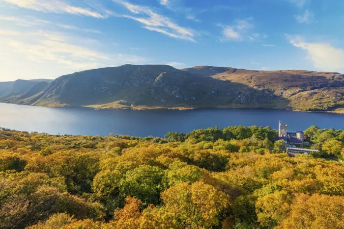 Framed Print : Ireland, Co. Donegal, Glenveagh National Park, Glenveagh castle and Lough Veagh in autumn Framed Print : Ireland, Co. Donegal, Glenveagh National Park, Glenveagh castle and Lough Veagh in autumn