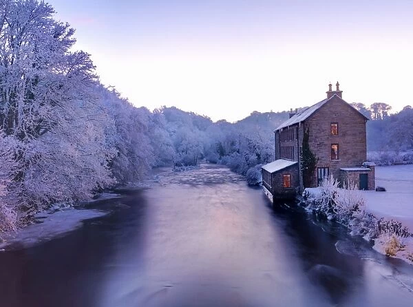Ireland, Co. Donegal, Ramelton, River lennon in winter, House by river (PR)