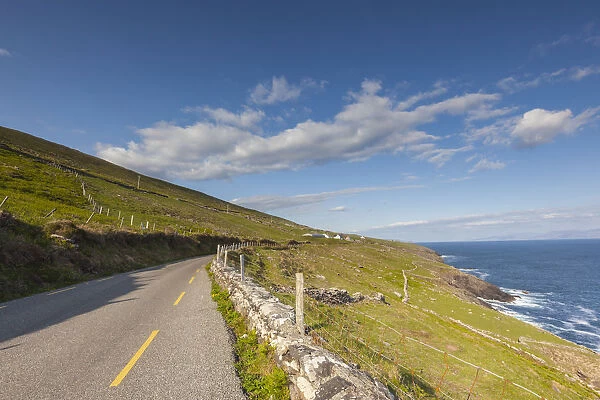 Ireland, County Kerry, Dingle Peninsula, Slea Head Drive, Slea Head, country road R 559