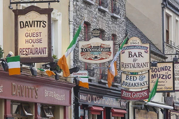 Ireland, County Kerry, Ring of Kerry, Kenmare, Henry Street signs