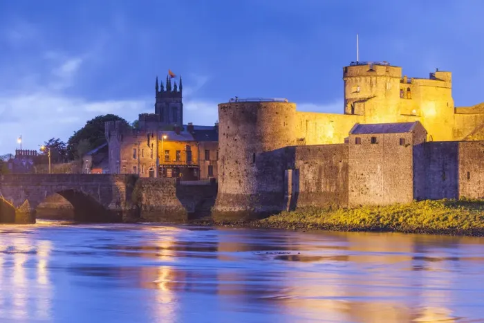 Framed Print : Ireland, County Limerick, Limerick City, King Johns Castle, 13th century, dusk