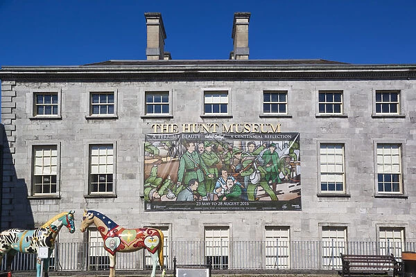 Ireland, County Limerick, Limerick City, The Hunt Museum, exterior
