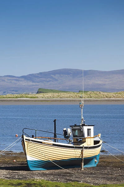 Ireland, County Mayo, Murrisk, fishing boat