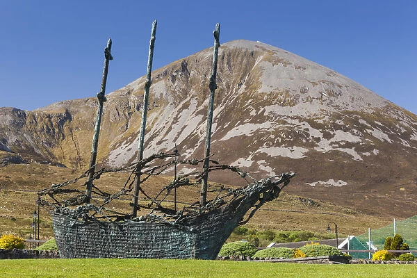 Ireland, County Mayo, Murrisk, view of Croagh Patrick Holy Mountain with National