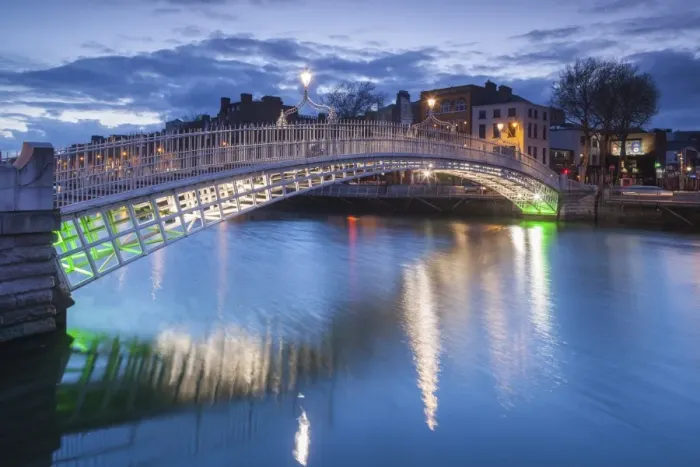 Framed Print : Ireland, Dublin, Hapenny Bridge over the River Liffey, dusk Framed Print : Ireland, Dublin, Hapenny Bridge over the River Liffey, dusk