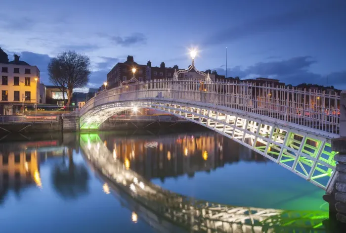 Framed Print : Ireland, Dublin, Hapenny Bridge over the River Liffey, dusk Framed Print : Ireland, Dublin, Hapenny Bridge over the River Liffey, dusk