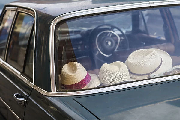 Ireland, Dublin, old car with straw hats, Parnell Square