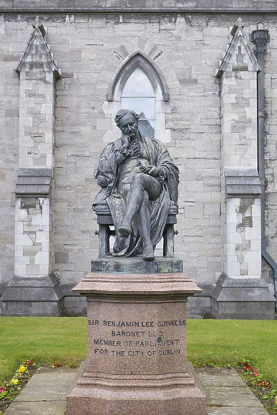 Ireland, Dublin, St. Patricks Cathedral, statue of Sir Benjamin Lee Guinness