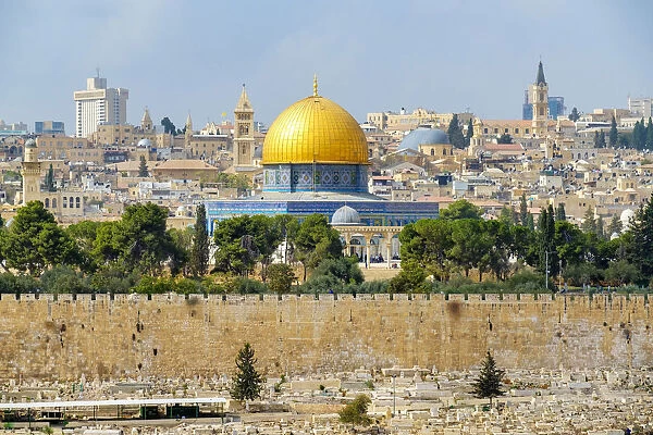 Israel, Jerusalem District, Jerusalem. The Dome of the Rock on Temple Mount, behind