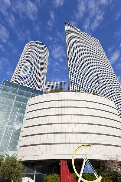 Israel, Tel Aviv, Azrieli Towers, largest business and commercial centre in the Middle