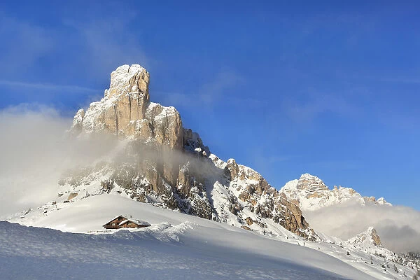 Italy, Cortina d Ampezzo, Passo Giau with view to mount Nuvolau