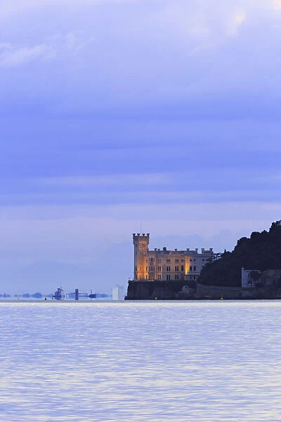 Italy, Friuli Venezia Giulia, Trieste, Sunrise at the Miramare Castle