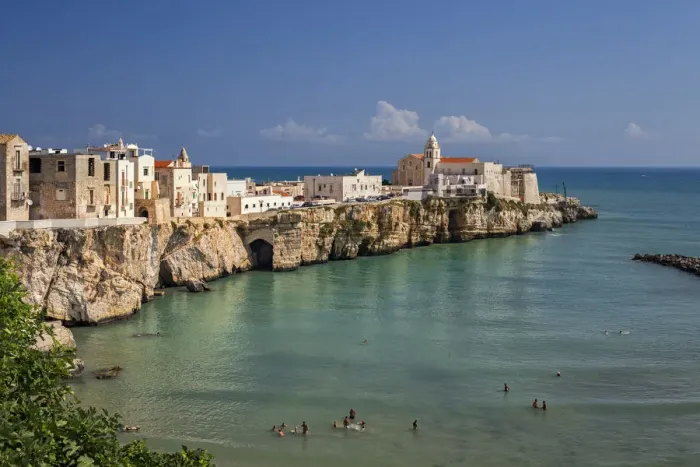 Framed Print : Italy, Italia. Apulia, Puglia, Foggia district Framed Print : Italy, Italia. Apulia, Puglia, Foggia district