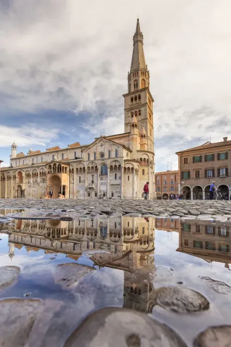 Framed Print : Italy, Italia; Emilia-Romagna; Modena district. Modena. Piazza Grande, the Cathedral Framed Print : Italy, Italia; Emilia-Romagna; Modena district. Modena. Piazza Grande, the Cathedral