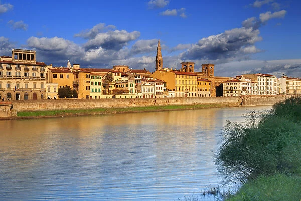 Italy, Italia. Tuscany, Toscana. Firenze district. Florence, Firenze. The river Arno