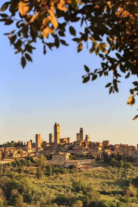 Framed Print : Italy, Italia. Tuscany, Toscana. Siena district, Val d Elsa, San Gimignano Framed Print : Italy, Italia. Tuscany, Toscana. Siena district, Val d Elsa, San Gimignano