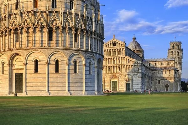 Italy, Italia. Tuscany, Toscana. Pisa district. Pisa. Piazza dei Miracoli. Baptistery