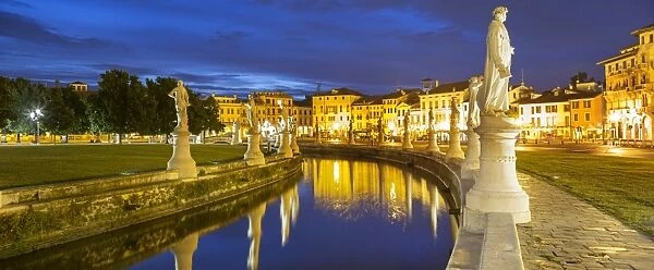 Italy, Italia. Veneto. Padova district. Padua, Padova. Prato della Valle