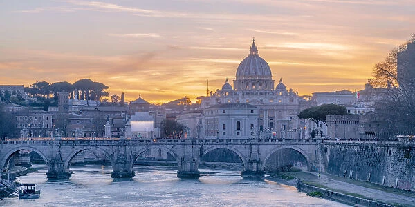 Italy, Lazio, Rome, River Tiber, St. Peters Basilica