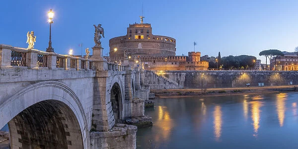 Italy, Lazio, Rome, St. Angelo Bridge, Ponte Sant Angelo and Castel Sant Angelo