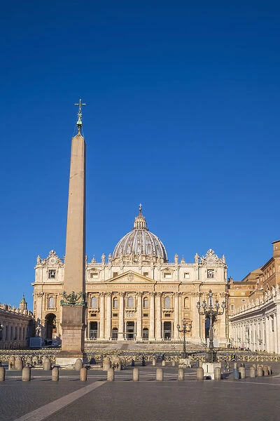 Italy, Lazio, Rome, The Vatican, St Peters Square, St Peters Basilica