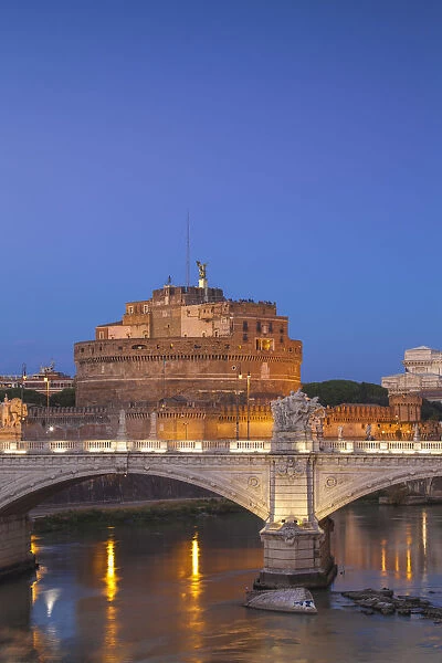 Italy, Lazio, Rome, View of Vittorio Emanuele II Bridge and Castle St