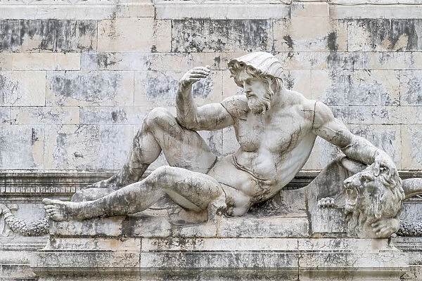 Italy, Lazio, Rome, Vittorio Emanuele II Monument, Altare della Patria, Fountain