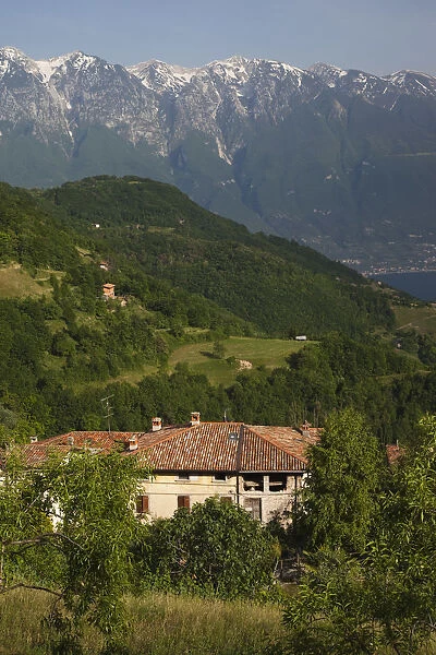 Italy, Lombardy, Lake District, Lake Garda, Tremosine Plateau, Sermerio, valley houses