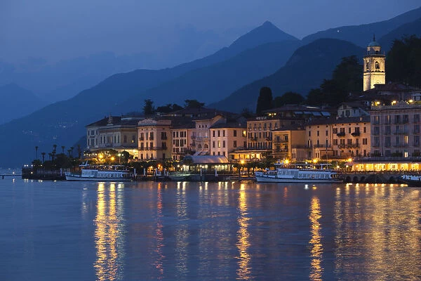 Italy, Lombardy, Lakes Region, Lake Como, Bellagio, town view, evening