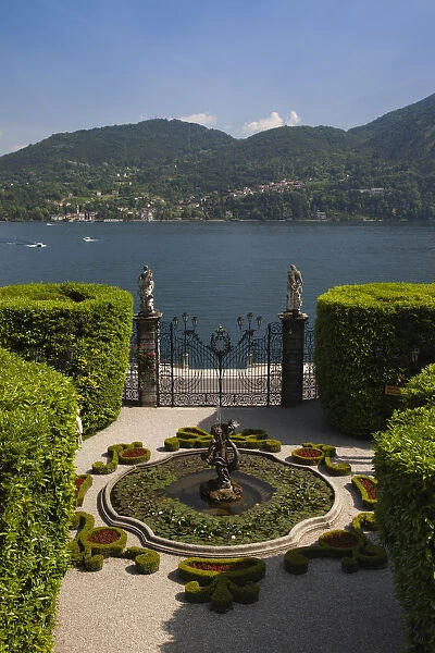 Italy, Lombardy, Lakes Region, Lake Como, Tremezzo, Villa Carlotta fountain
