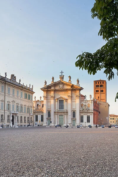 Italy, Lombardy, Mantova district, Mantua, The Cathedral in Sordello Square