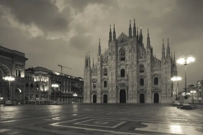 Framed Print : Italy, Lombardy, Milan, Piazza del Duomo, Duomo, cathedral, dawn Framed Print : Italy, Lombardy, Milan, Piazza del Duomo, Duomo, cathedral, dawn