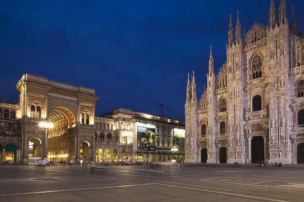 Italy, Lombardy, Milan, Piazza Duomo, Duomo cathedral and Galleria Vittorio Emanuele II
