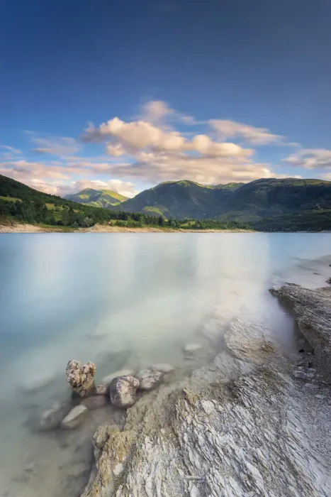 Framed Print : Italy, Marche. Macerata district. Monti Sibillini National Park. Fiastra Lake Framed Print : Italy, Marche. Macerata district. Monti Sibillini National Park. Fiastra Lake