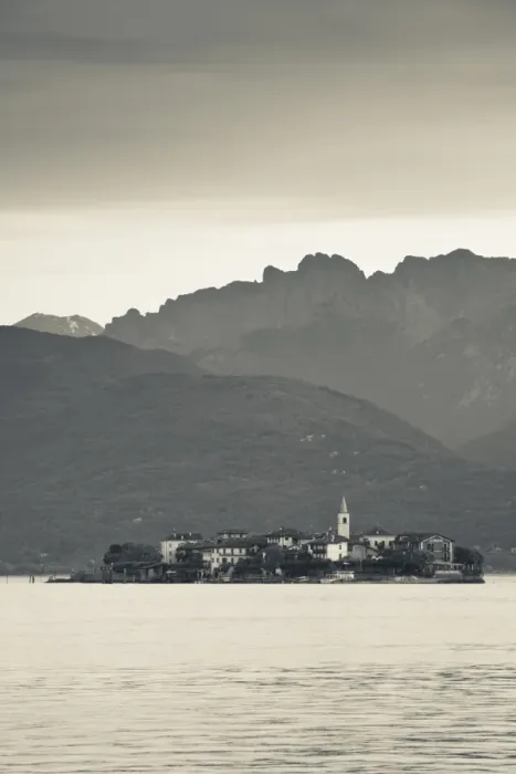 Framed Print : Italy, Piedmont, Lake Maggiore, Stresa, Borromean Islands, Isola Superiore O Dei Pescatori Framed Print : Italy, Piedmont, Lake Maggiore, Stresa, Borromean Islands, Isola Superiore O Dei Pescatori
