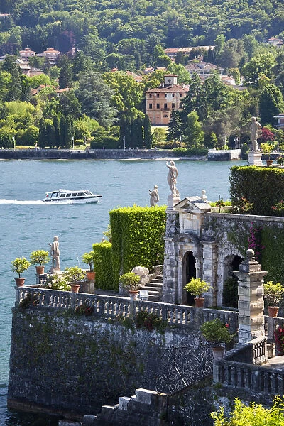 Italy, Piedmont, Lake Maggiore, Stresa, Borromean Islands, Isola Bella, lake