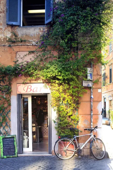 Framed Print : Italy, Rome, Trastevere street Framed Print : Italy, Rome, Trastevere street