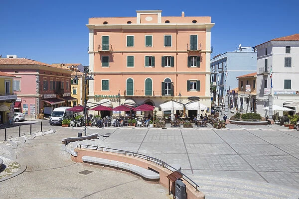 Italy, Sardinia, Santa Teresa Gallura, Piazza Vittorio Emanuele I