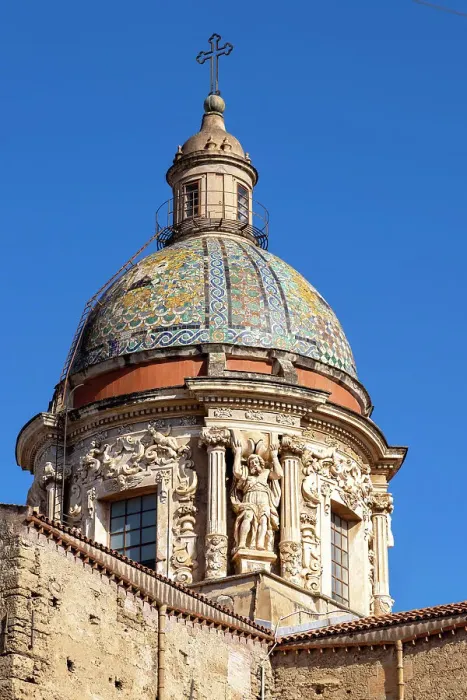 Framed Print : Italy, Sicily, Palermo, dome of the church of the Carmine (Chiesa del Carmine Maggiore) in the Ballaro market district Framed Print : Italy, Sicily, Palermo, dome of the church of the Carmine (Chiesa del Carmine Maggiore) in the Ballaro market district