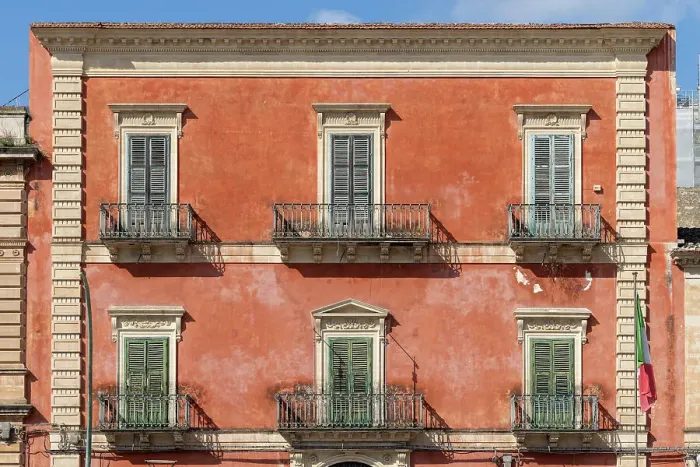 Framed Print : Italy, Sicily, Ragusa, a colourful house near the Cathedral of San Giovanni Battista