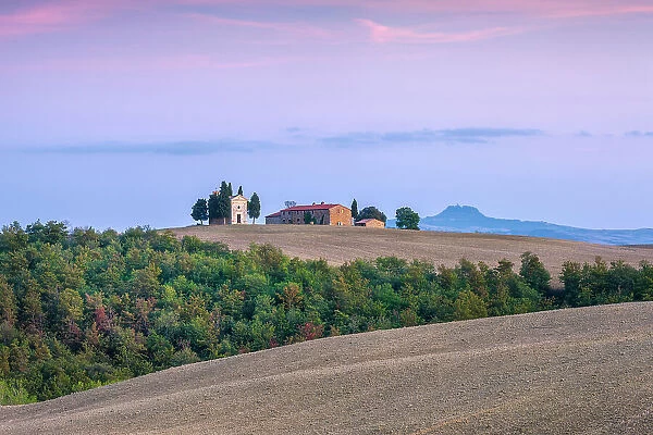 Italy, Tuscany, Crete landscape, Vitaleta chapel, near Pienza town