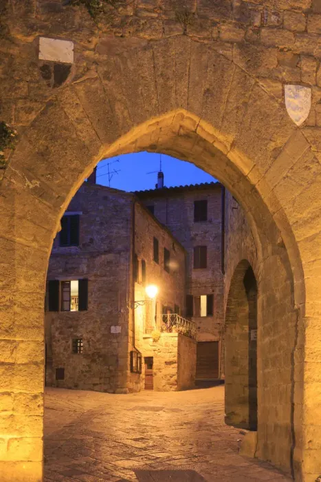 Framed Print : Italy, Tuscany, Orcia Valley, Pienza Framed Print : Italy, Tuscany, Orcia Valley, Pienza