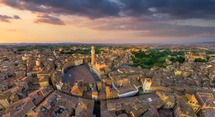 Framed Print : Italy, Tuscany, Siena, Piazza del Campo and City Centre Framed Print : Italy, Tuscany, Siena, Piazza del Campo and City Centre