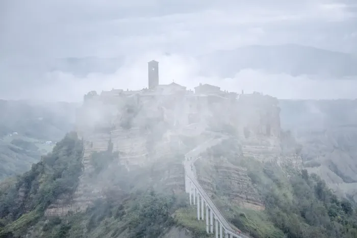 Framed Print : Italy, Umbria: morning fog on Civita di Bagnoregio