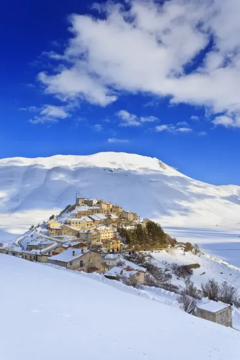 Framed Print : Italy, Umbria, Perugia district, Monti Sibillini NP, Norcia, Castelluccio di Norcia Framed Print : Italy, Umbria, Perugia district, Monti Sibillini NP, Norcia, Castelluccio di Norcia