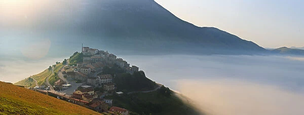 Italy, Umbria, Perugia district, Monti Sibillini NP, Norcia, Castelluccio