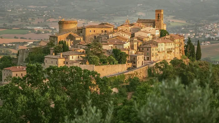 Framed Print : Italy, Umbria. The picturesque village of Gualdo Cattaneo near to Montefalco Framed Print : Italy, Umbria. The picturesque village of Gualdo Cattaneo near to Montefalco
