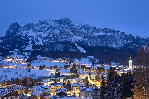 Italy, Veneto, Belluno district, Boite Valley, view of Cortina d Ampezzo