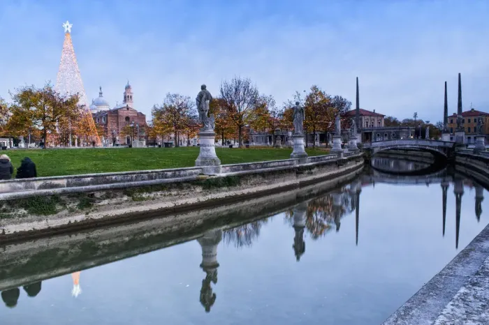 Framed Print : Italy, Veneto, Padua, Christmas lights in Prato della Valle, in the background Framed Print : Italy, Veneto, Padua, Christmas lights in Prato della Valle, in the background